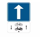 Panneau F19M5 — Voie publique à sens unique mais où les cyclistes et cyclomotoristes classe A peuvent circuler dans les deux sens